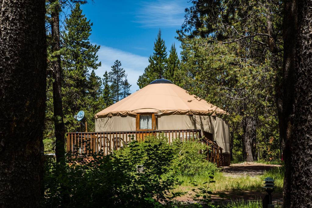 Bend-Sunriver Camping Resort 24 Ft. Yurt 16 エクステリア 写真