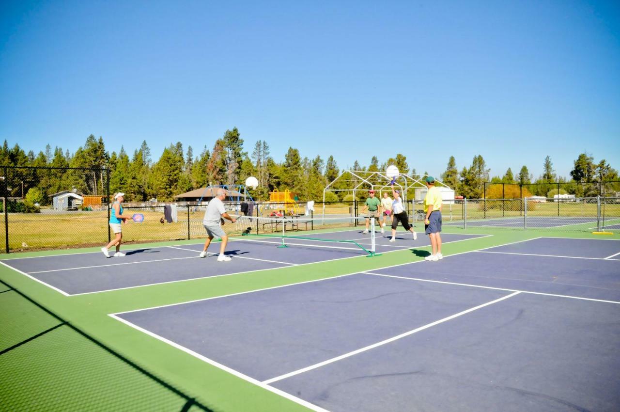 Bend-Sunriver Camping Resort 24 Ft. Yurt 16 エクステリア 写真