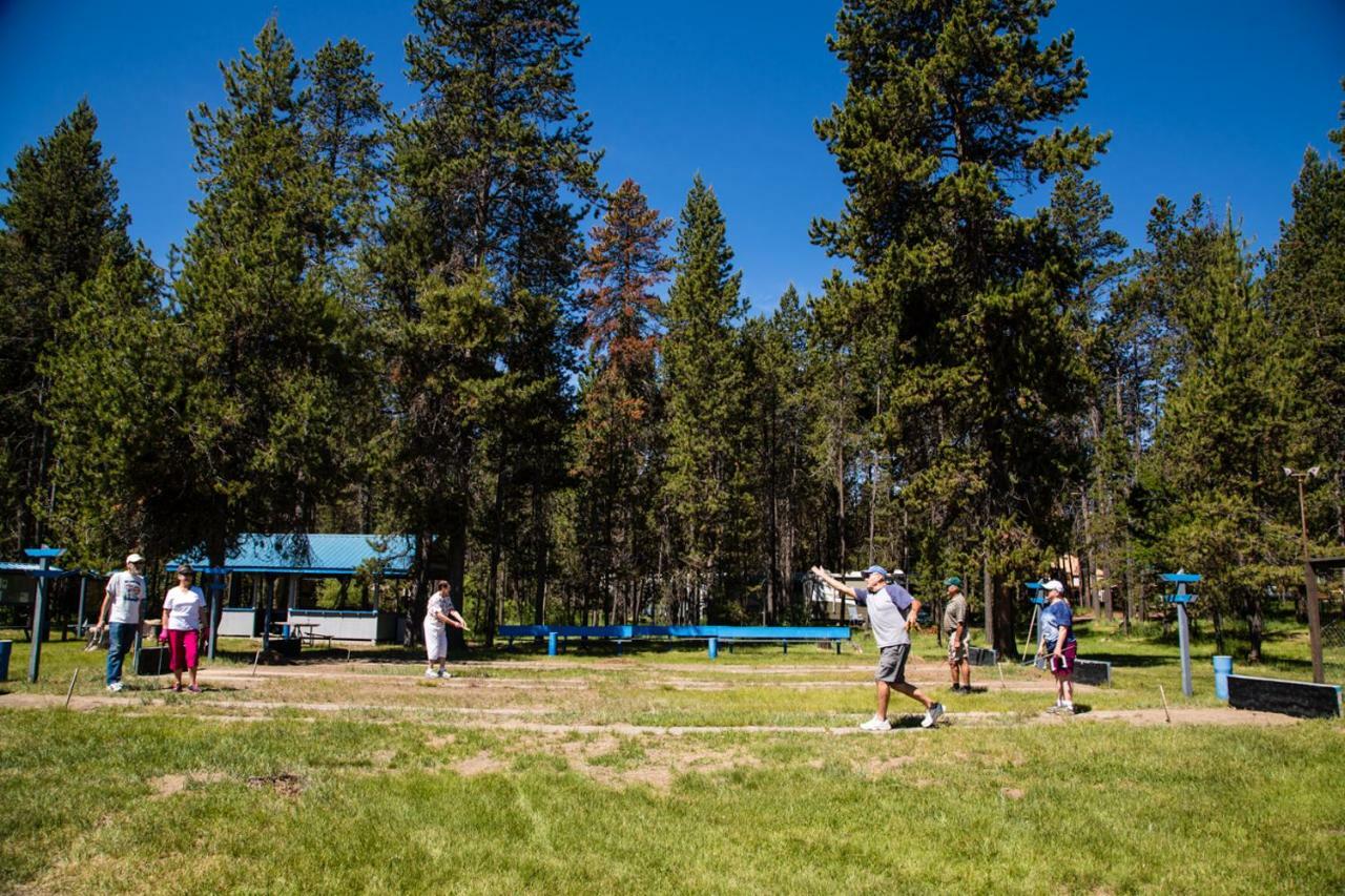 Bend-Sunriver Camping Resort 24 Ft. Yurt 16 エクステリア 写真